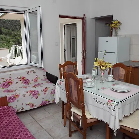 11029b Vinišće